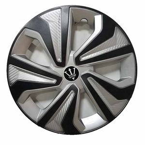 Deux couleurs <span class=keywords><strong>13</strong></span> 14 15 <span class=keywords><strong>pouces</strong></span> couverture de volant de voiture noir et argent <span class=keywords><strong>enjoliveurs</strong></span> de direction couvre-volant chauffant en PP ou ABS - Product Image 1