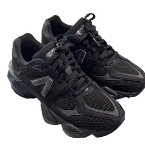 <span class=keywords><strong>Scarpe</strong></span> di Design 0906 da Uomo e Donna da Corsa Triple Black in Pelle da Ginnastica per Uomo da Esterno - Product Image 1