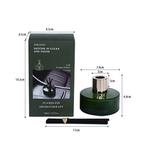 Diffuseurs de désodorisants d'arômes décoratifs pour voitures de luxe en vente en gros bouteille en verre à fibre adhésive avec logo personnalisé diffuseur à roseaux à offrir