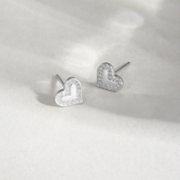 Anting-anting stud berbentuk hati berbingkai zirkonia kubik halus berkilauan, berlapis rhodium emas 18K, perak 925, perhiasan berkualitas tinggi FUAMAY