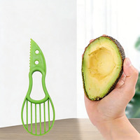 3-In-1 Groene Plastic Avocado Snijder Snijder Met Handgreep Handgreep Handmatige Bediening Logo Pp Fruit & Groente Gereedschap