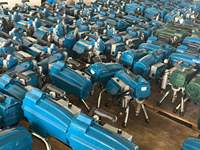 Pulvérisateur de ciment et de plâtre multifonctionnel à moteur sans balais avec trémie de 30 L pour revêtement ignifuge et pulvérisation de mortier, haute efficacité