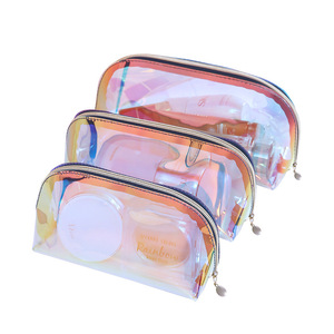 Pochette cosmétique holographique en TPU 16x11x6.8cm, transparente irisée, forme coquille, fond large, fermeture éclair métallique, étanche, pour voyage - Product Image 1