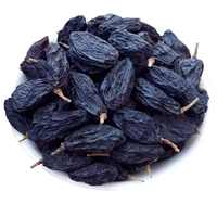 Raisins secs noirs en gros, décoration, fraîchement faits, raisins secs de haute qualité