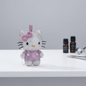 จี้รูปแมวน่ารักประดับเพชรแบบไอซ์เอาท์ โบว์สีชมพู สไตล์ฮิปฮอป เครื่องประดับแฟชั่นสำหรับผู้หญิง รับสั่งทำขายส่ง ชุบเงิน - Product Image 2