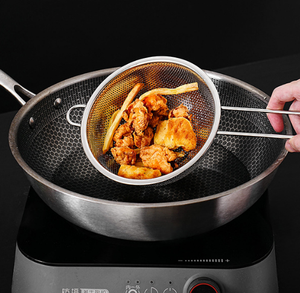 Aplicación de cocina <span class=keywords><strong>Colador</strong></span> punzonado de <span class=keywords><strong>acero</strong></span> <span class=keywords><strong>inoxidable</strong></span> <span class=keywords><strong>con</strong></span> mango para cocinar Retirar de la sartén - Product Image 5