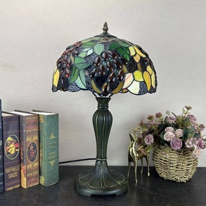 Lámpara de Mesa Estilo Tiffany LongHuiJing de 12 Pulgadas - Pantallas de Vidrio con Diseño de Uvas Vintage para Iluminación de Escritorio - Product Image 2