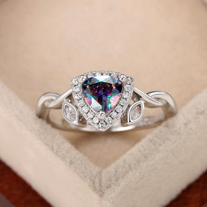 Anello a Forma di Cuore Q104 in Argento 925 con Cristalli, Anello di Fidanzamento da Donna con Gemme, Gioiello con Strass Taglio Triangolare - Product Image 3