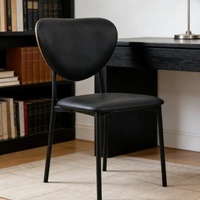Chaise de salle à manger moderne minimaliste en fer rembourrée avec dossier en cuir, coussin et cadre métallique antirouille, pieds stables pour restaurants et maison