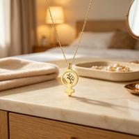 Collier féministe en acier inoxydable, pendentif symbole féminin Vénus poing levé, bijou de déclaration pour femme