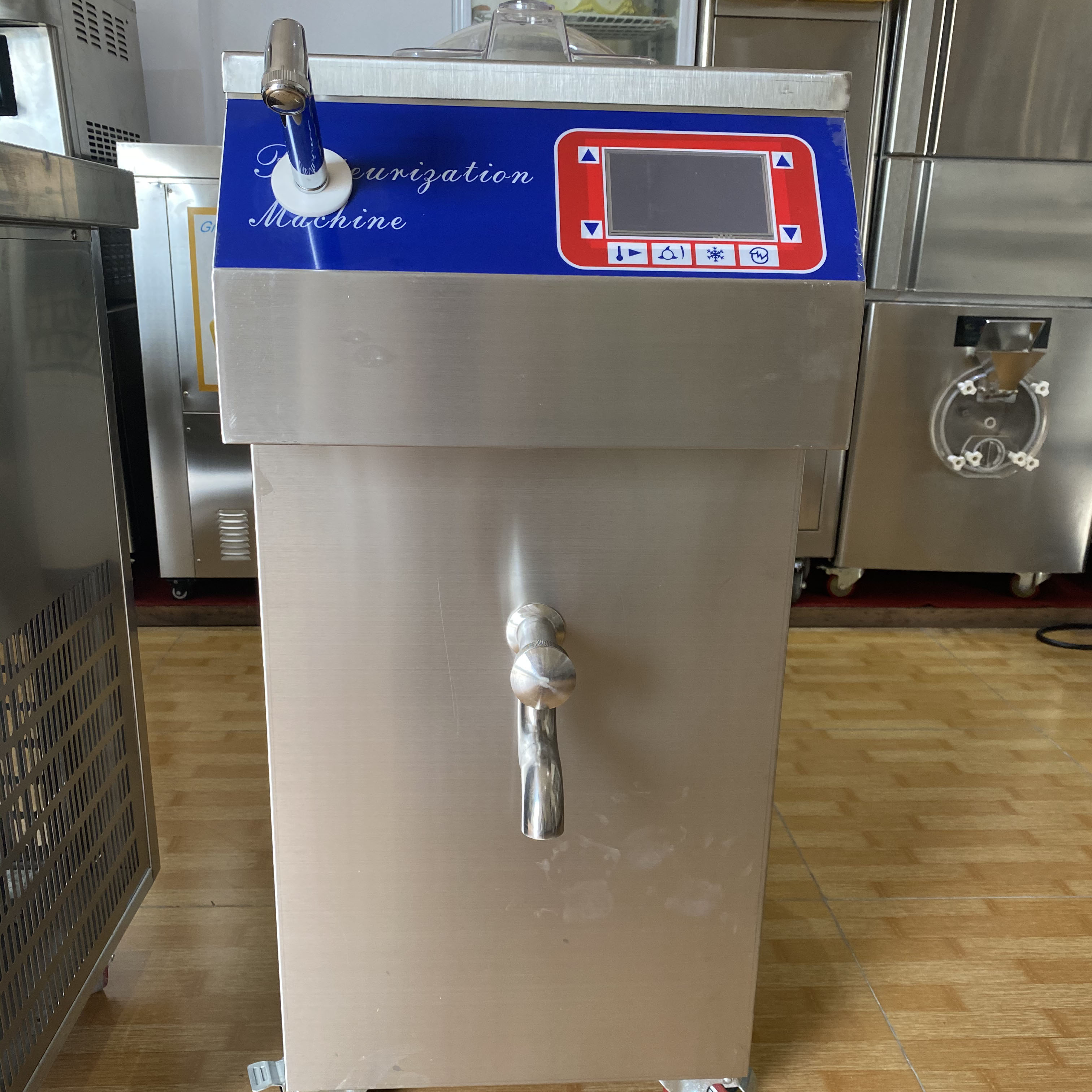 Низкая стоимость 30L сырье для пастеризации молока Кондитерские принадлежности мороженое Пастеризатор и гомогенизатор