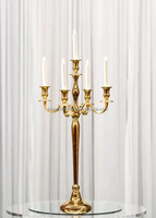 Candélabre en métal doré à 5 bras avec bougies, idéal pour mariages, fiançailles, fêtes, décorations de table, centres de table, décoration intérieure et magasins.