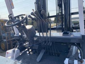 Chariot élévateur diesel TCM FD70 de 7 tonnes, capacité de 7000 kg, mât de 3 m, moteur Isuzu, équipement industriel lourd pour entrepôt - Product Image 3