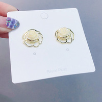 Anting Gantung Desain Bunga Mawar Sederhana Retro Berongga Trendi Bahan Alloy Unisex Grosir