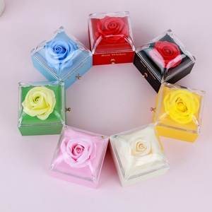 Boîte à bijoux avec rose éternelle, boîte cadeau avec tiroir à bijoux, rose en acrylique pour la Saint-Valentin, boîte cadeau avec rose en savon - Product Image 3