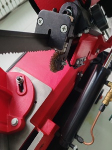 Sega a Nastro Portatile G4018, Angolo 0-45°, Tensione Manuale, Semi-Automatica, per Taglio Industriale di Metalli in Officina - Product Image 5