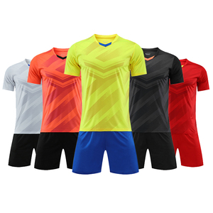 Maglia personalizzata messi Custom Jersey <span class=keywords><strong>Cristiano</strong></span> <span class=keywords><strong>Ronaldo</strong></span> maglia retrò calcio 100% poliestere ricamato stampato - Product Image 1