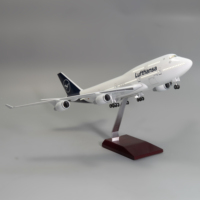 Modèle d'avion en résine à LED Lufthansa Boeing 747-400 47cm 1/150 Modèle réduit d'avion avec support