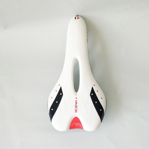 Sillín de Bicicleta VADER para Bicicleta de Montaña y Carretera, Asiento Cómodo con Cojín, Unisex para Adultos, Diseño Moderno - Product Image 4