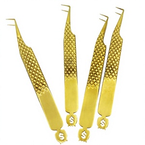 Pinzas de acero inoxidable con punta de fibra para extensiones de pestañas, diseño de agarre de diamante y base de dólar, con acabado dorado al plasma. - Product Image 2