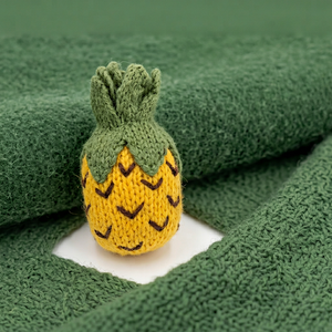 Ananas en feutre de laine avec feuilles vertes, fruits de jeu d'imitation, jeu imaginatif pour enfants, accessoires photo, décoration - Product Image 1