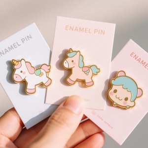 Épingles à revers personnalisées en émail dur, colorées, avec placage or, pour articles promotionnels de marque haut de gamme - Product Image 2