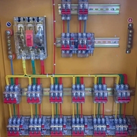Boîtier de distribution triphasé PINDE XM 100A IP44 étanche avec protection multi-circuits intelligente et verrouillable pour portail de parking, atelier et alimentation de concentrateur