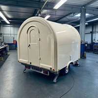 Remorque mobile pour la vente de crème glacée avec construction en acier inoxydable résistant à la rouille et isolé, machine avec chariot à crème glacée