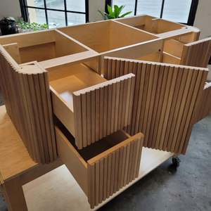 โต๊ะเครื่องแป้งในห้องน้ำติดผนังดีไซน์ทันสมัยทำจากไม้เนื้อแข็ง - Product Image 5