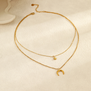 Collier double couche en acier inoxydable plaqué or 18 carats, motif lune et étoile, résistant au ternissement, pour femme - Product Image 3