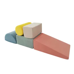 Conception personnalisée de blocs d'escalade empilables pour enfants Ensemble de blocs de jeu souples Terrain de jeux intérieur à vendre