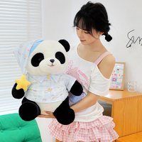 Adorable Peluche Panda Assis avec Pyjama Imprimé et Bonnet de Nuit, Pendentif Étoile, Doux Animal en Peluche, Vente en Gros, Cadeau pour Enfants