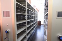 Système de stockage mobile archivistique de classeur en vrac d'étagères mobiles à haute densité avec la voie coulissante