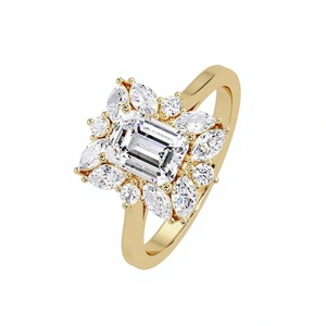 Anillo de compromiso personalizado de oro amarillo de 14 quilates con diamantes de corte esmeralda y halo floral, con piedras decorativas marquesa y redondas. - Product Image 4