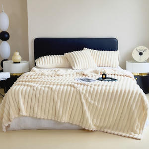 Couverture en <span class=keywords><strong>fourrure</strong></span> <span class=keywords><strong>de</strong></span> <span class=keywords><strong>lapin</strong></span> la plus vendue, chaude, douce et polyvalente pour toutes les saisons, couverture <span class=keywords><strong>de</strong></span> sieste pour la maison et le bureau, personnalisable - Product Image 3