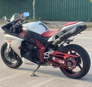 <span class=keywords><strong>Moto</strong></span> Yamaha YZF-R1 1000cc, moteur 4 cylindres en ligne refroidi par liquide, Supersport, moteur Crossplane dérivé de la <span class=keywords><strong>MotoGP</strong></span> - Product Image 3