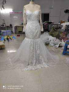 ชุดแต่งงานหรูหรา S703 2025 แบบสั่งตัดสำหรับเจ้าสาว กระโปรงยาวลูกไม้ ดีไซน์หรูหรา ทรงหางปลา ลายพิมพ์ แขนสั้น ขายส่ง - Product Image 4