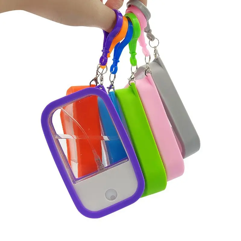 Özelleştirilmiş 45ml 50ml PET plastik kredi kartı Mini parfüm sprey şişe anahtarlık ile taşınabilir el dezenfektanı