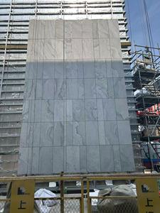 Dalles <span class=keywords><strong>de</strong></span> <span class=keywords><strong>granit</strong></span> gris naturel YDSTONE au design moderne personnalisé pour murs extérieurs <span class=keywords><strong>de</strong></span> villas - Product Image 4