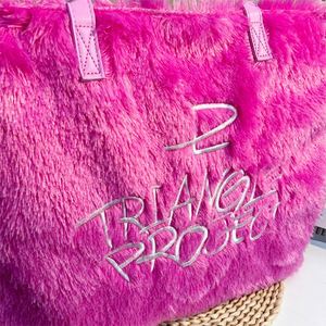 <b>Large</b> <b>Plush</b> Women Shoulder Bag Soft Fluffy Faux Fur Tote Bags Custom Logo Winter Bags - Product Image 4