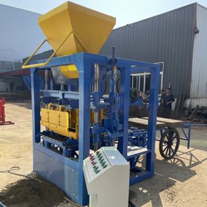 Machine à fabriquer des blocs semi-automatique QTF4-24, machine à fabriquer des pavés pour les petites entreprises à domicile - Product Image 3