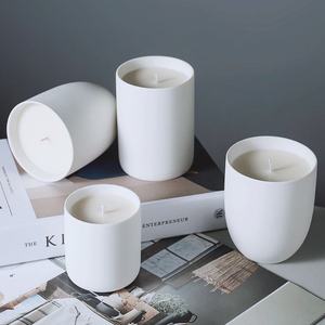 Jars à bougies en céramique de haute qualité, ronds, blancs mats, nordiques, parfumés, vides, 10 oz, avec logo gravé sur mesure, pour la fabrication de bougies - Product Image 5