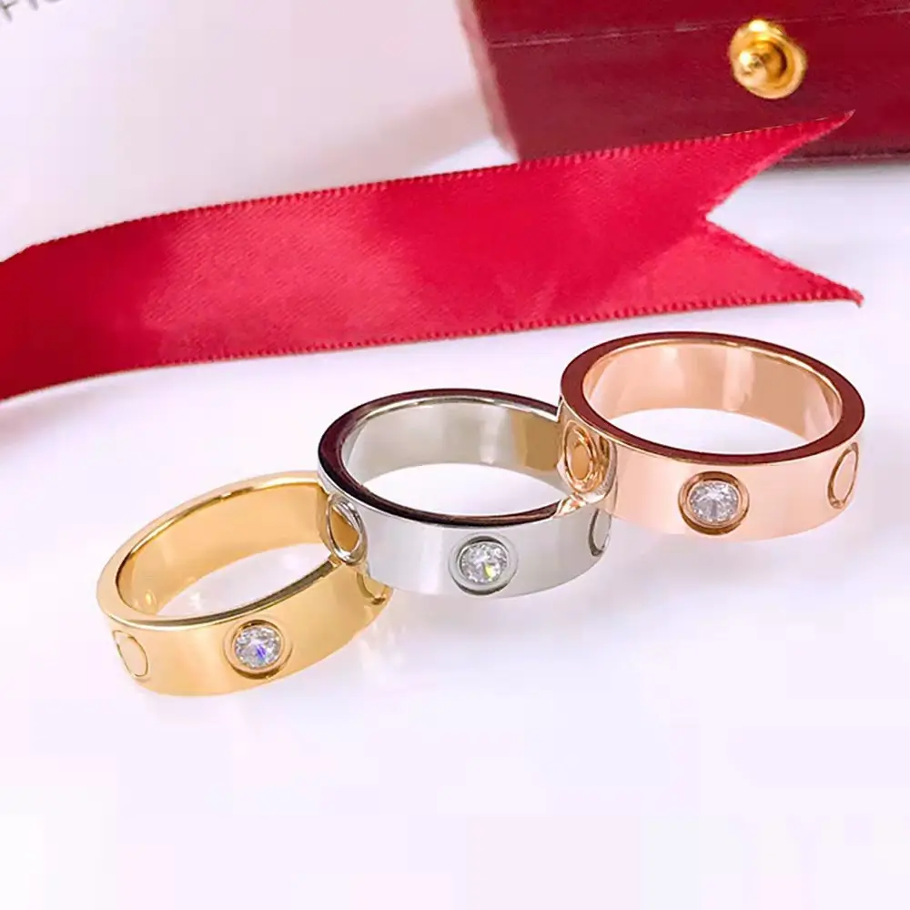 Couple Love Screw Ring Mens Classic Luxury Designer Jewelry Women 316L Stainless Steel Alloy Gold Silver Rose Three Stone Rings