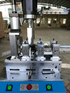 Nueva Máquina <span class=keywords><strong>de</strong></span> Soldadura por Ultrasonidos <span class=keywords><strong>de</strong></span> 15KHz para Esponjas Abrasivas, Tipo Sobremesa, Fabricada en China - Product Image 4