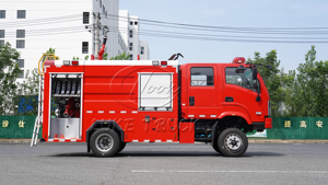 Camion de pompiers 4x4 qualifié de 4000 L, durable, tout-terrain, répondant aux normes mondiales d'exportation d'équipements de lutte contre les incendies - Product Image 5