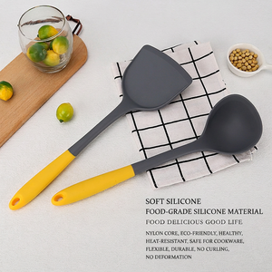 Ensemble d'ustensiles de cuisine en silicone, 12 pièces, manche jaune et gris, résistant à la chaleur, antiadhésif, spatule, louche, écumoire - Product Image 4