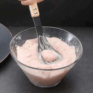 เครื่องทำลูกชิ้นสแตนเลสเกรดอาหาร 304 พร้อมด้ามจับไม้ อุปกรณ์ครัวสำหรับทำลูกชิ้นปลาและกุ้งเผาแบบโฮมเมด - Product Image 4