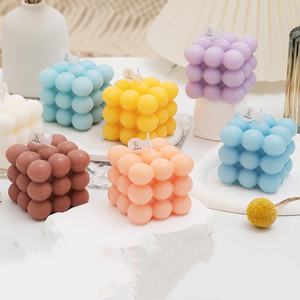 Vente en gros de 1 bougie aromatique en cire de soja en forme de cube magique, cadeau haut de gamme pour mariage, objet décoratif fait main - Product Image 4