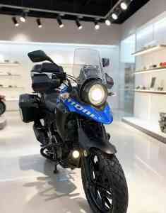 Motocicleta de Turismo de Aventura <span class=keywords><strong>Suzuki</strong></span> <span class=keywords><strong>V</strong></span> <span class=keywords><strong>Strom</strong></span> <span class=keywords><strong>DL250</strong></span> 250cc, Bicilíndrica en Paralelo, Refrigerada por Líquido, con ABS y TCS - Product Image 4