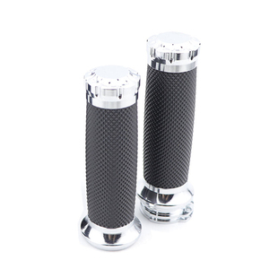 XYRacing Poignées <span class=keywords><strong>de</strong></span> <span class=keywords><strong>guidon</strong></span> universelles en alliage d'aluminium pour <span class=keywords><strong>moto</strong></span> - Noir/Chrome, diamètre 33-34 mm, robustes et durables - Product Image 3